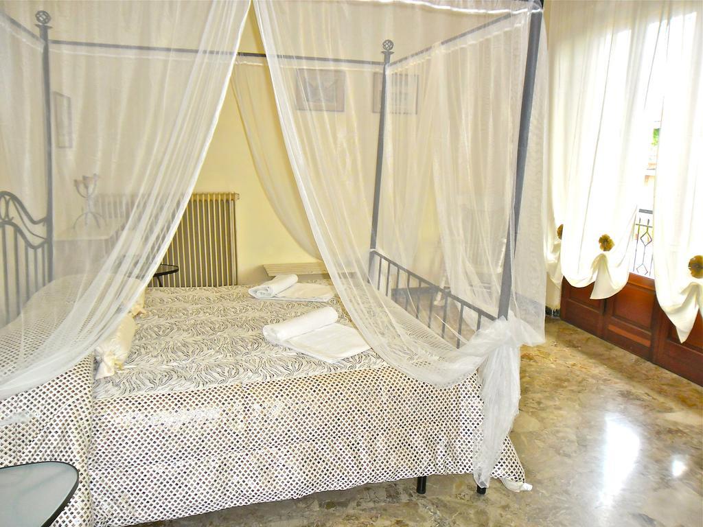 Certe Notti Bed & Breakfast Pisa Oda fotoğraf